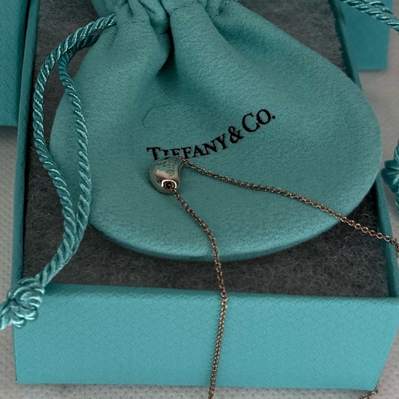 TIFFANY & CO ELSA PERETTI BEAN PENDANT DUST BAG, BOX AND GIFT BAG - Picture 10 of 16
